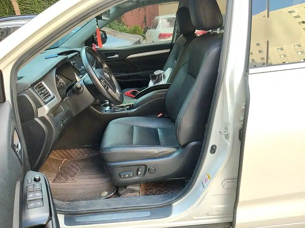 Toyota Highlander — миниатюра 16