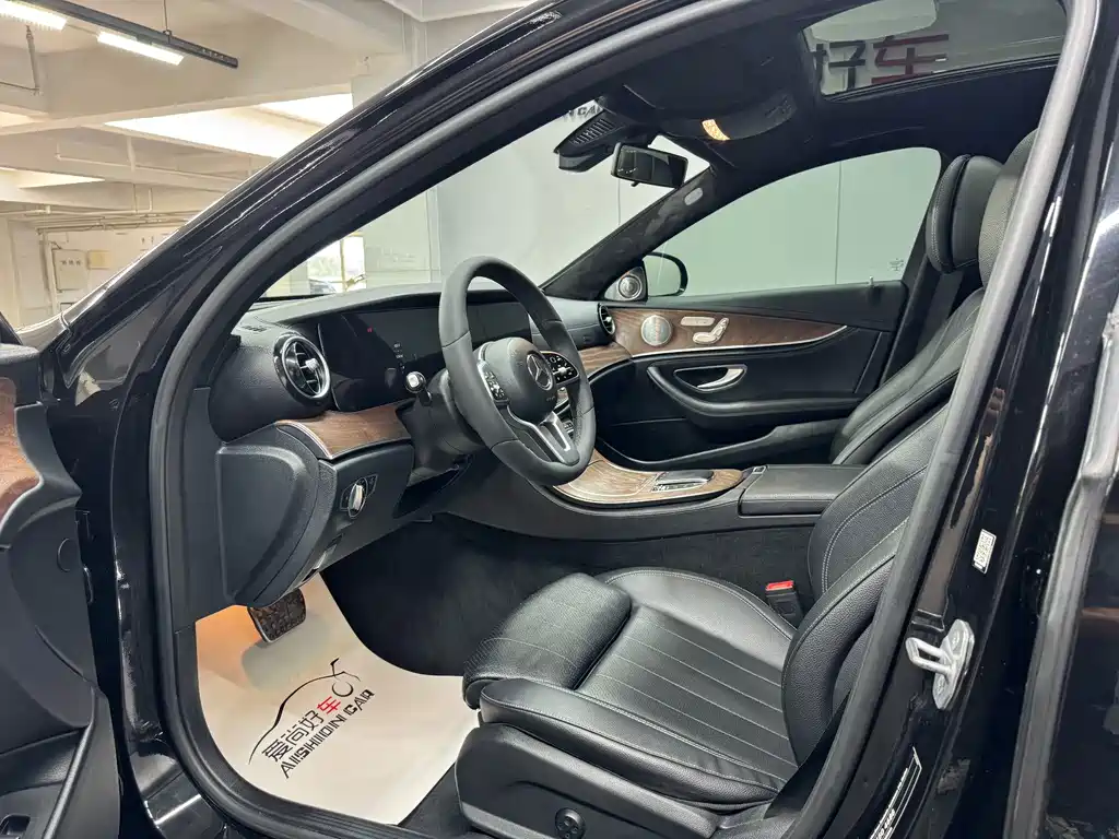 Mercedes-Benz E-Class — миниатюра 8