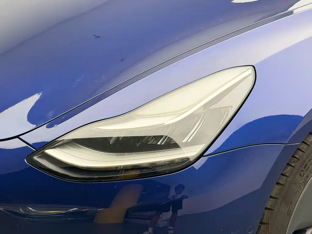 Tesla Model 3 — миниатюра 15