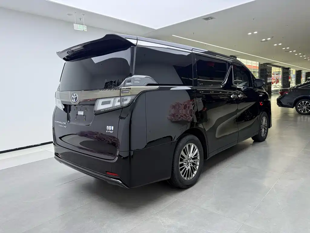 Toyota Vellfire — миниатюра 3