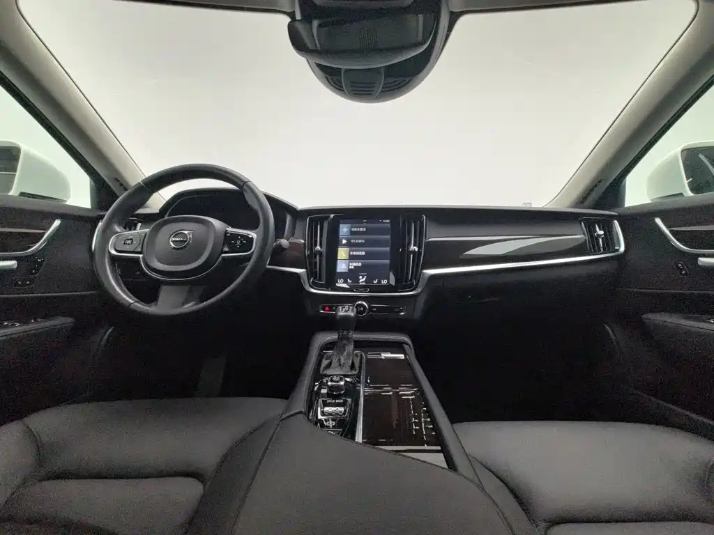 Volvo S90 — миниатюра 5