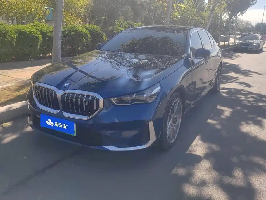 BMW i5