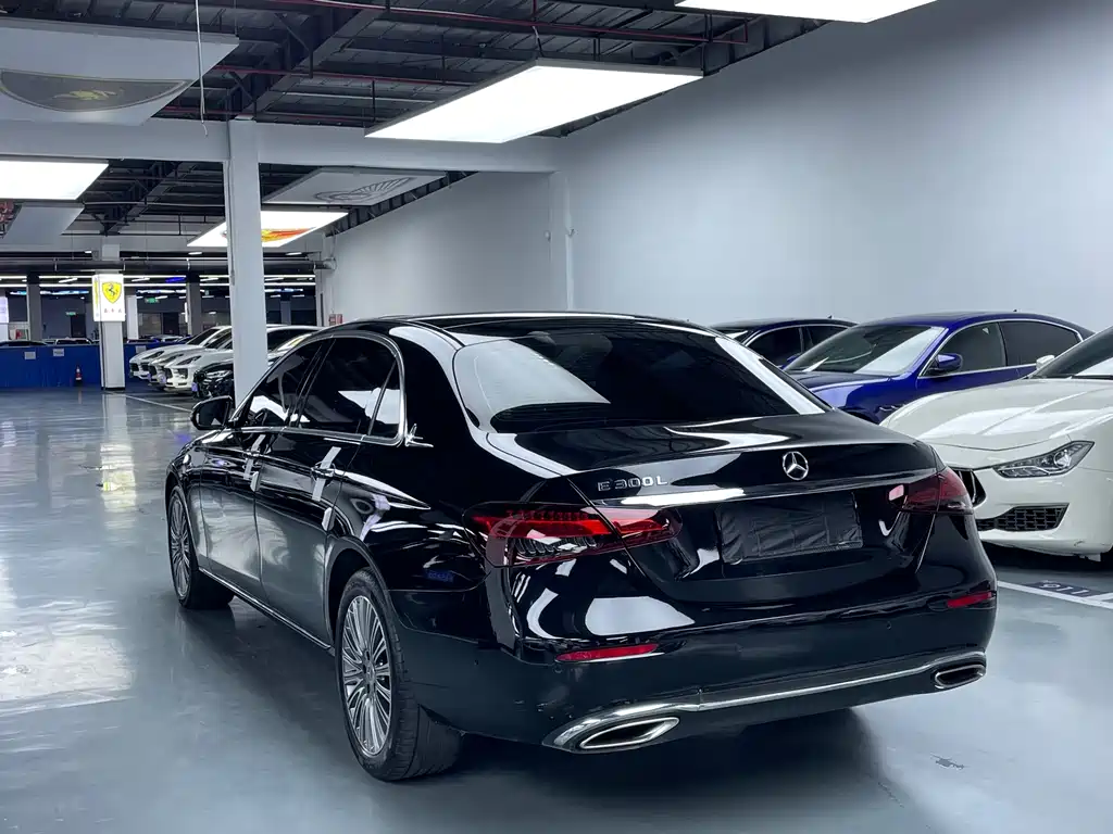 Mercedes-Benz E-Class — миниатюра 18