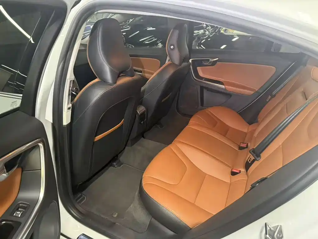 Volvo S60 — миниатюра 8