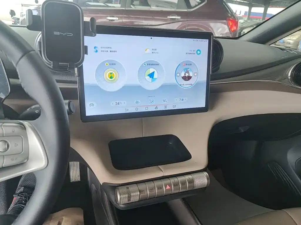 BYD Dolphin — миниатюра 13