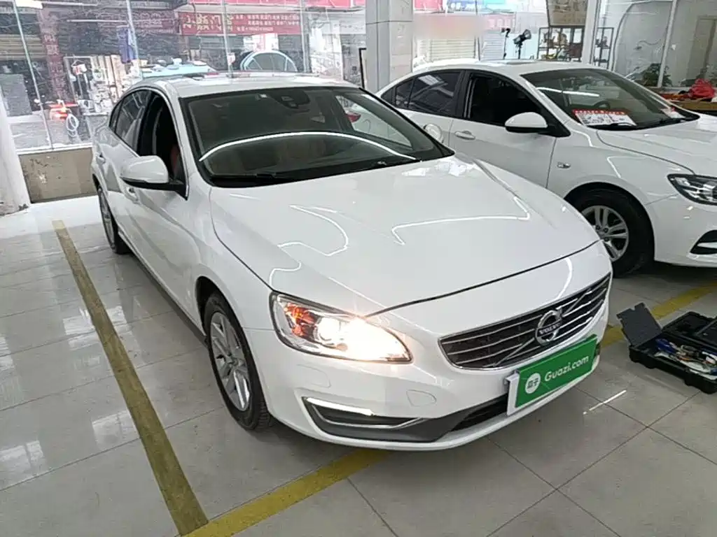 Volvo S60 — миниатюра 4