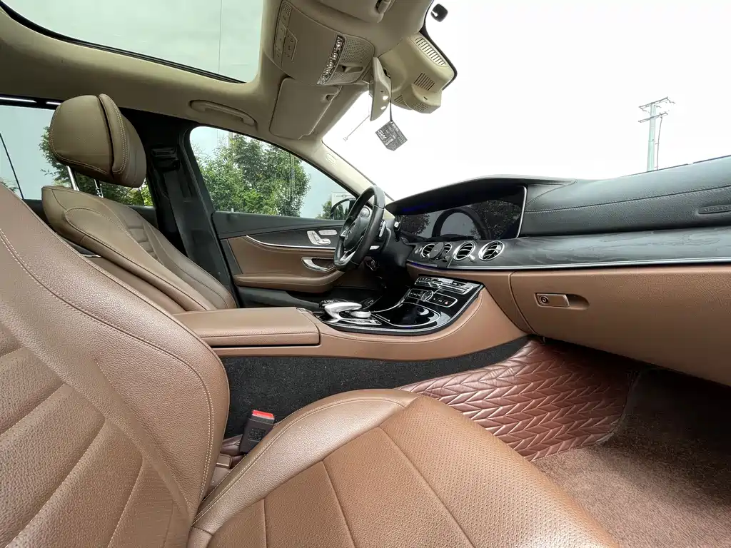 Mercedes-Benz E-Class — миниатюра 10