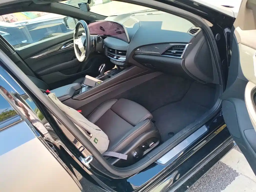 Cadillac CT5 — миниатюра 9
