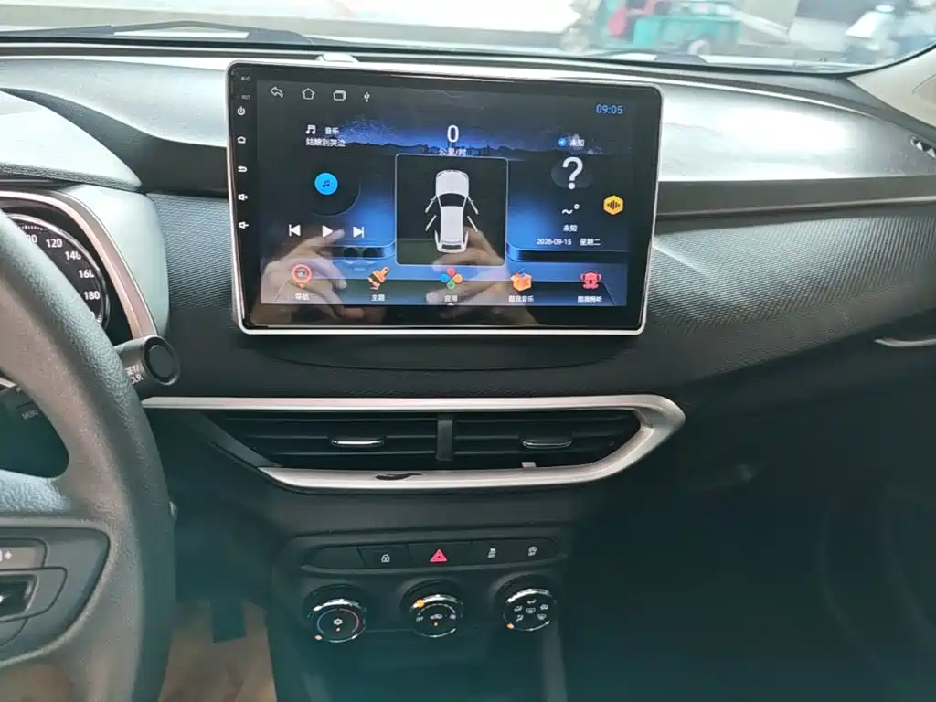 Chevrolet Trax — миниатюра 13
