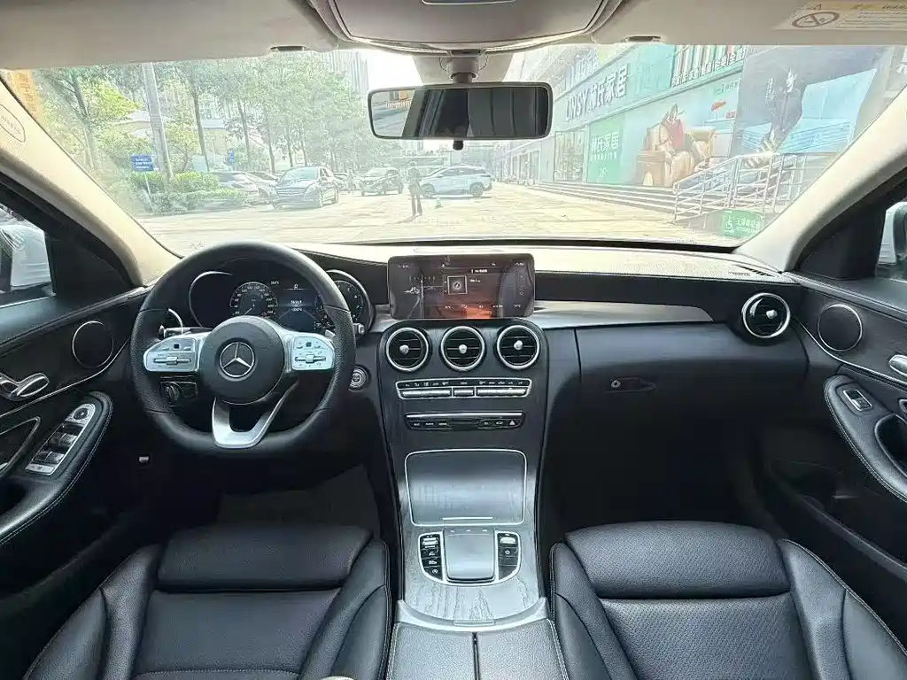 Mercedes-Benz C-Class — миниатюра 6