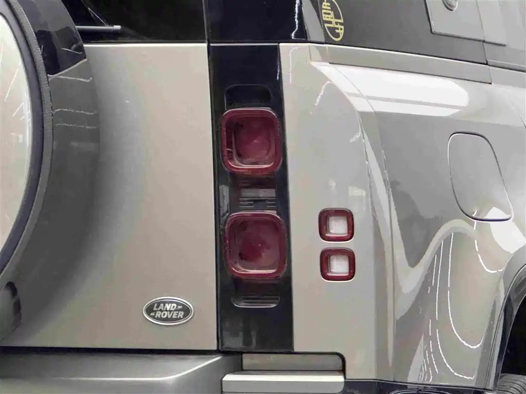 Land Rover Defender — миниатюра 6