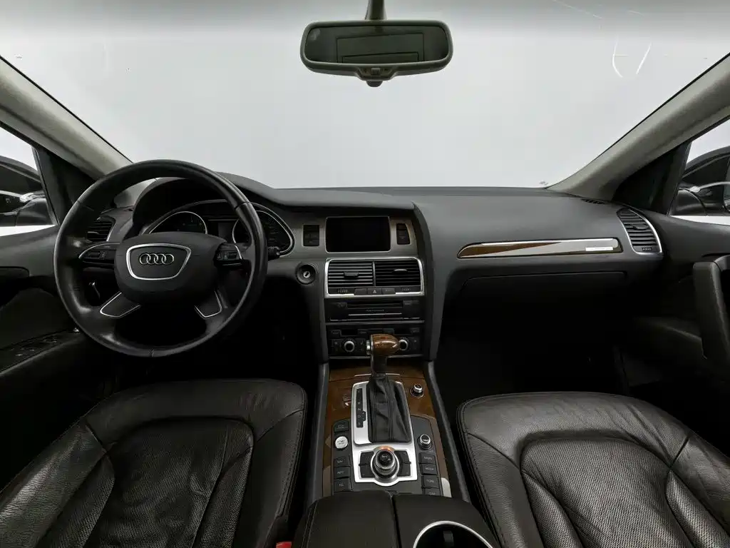 Audi Q7 — миниатюра 5