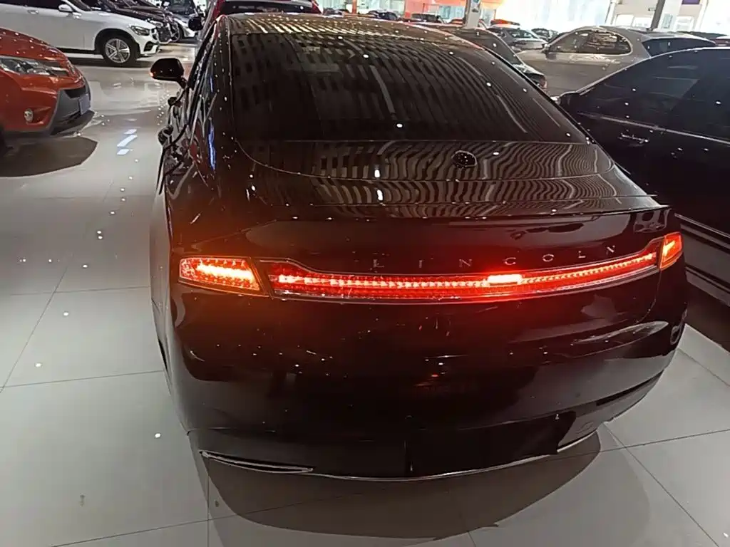 Lincoln MKZ — миниатюра 6