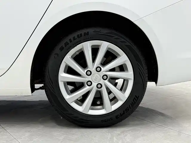 Buick Verano — миниатюра 12
