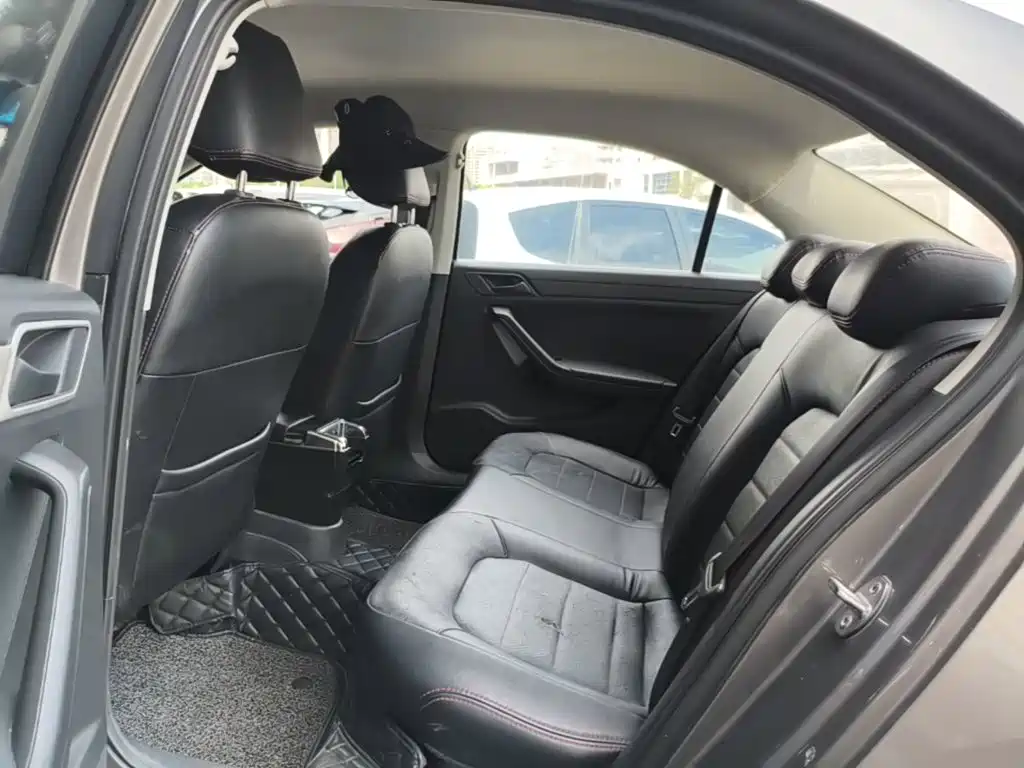 Volkswagen Jetta — миниатюра 17
