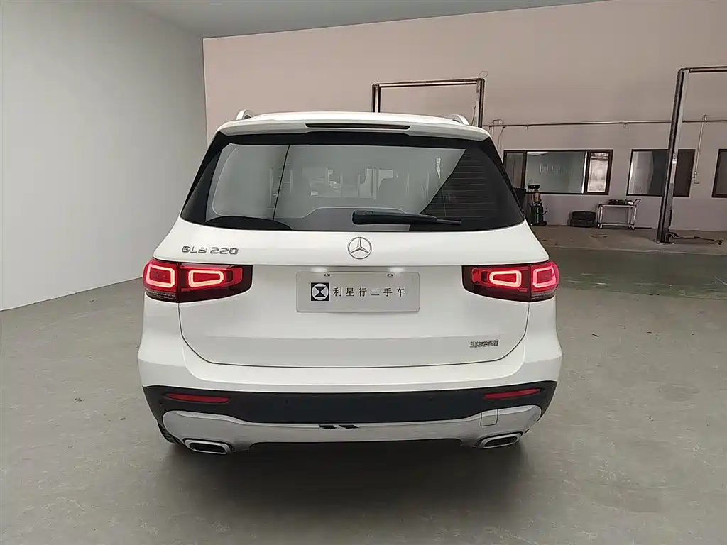 Mercedes-Benz GLB — миниатюра 10