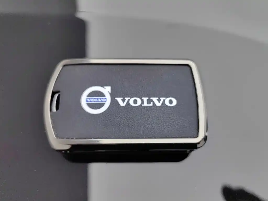 Volvo S90 PHEV — миниатюра 19