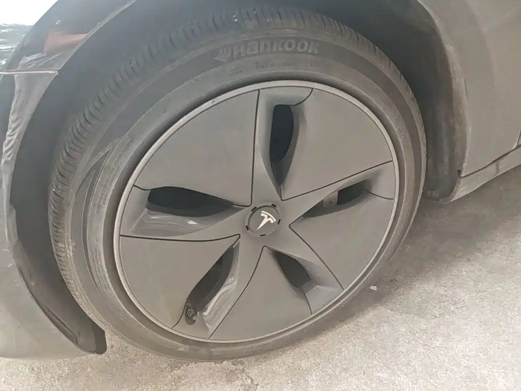 Tesla Model 3 — миниатюра 23