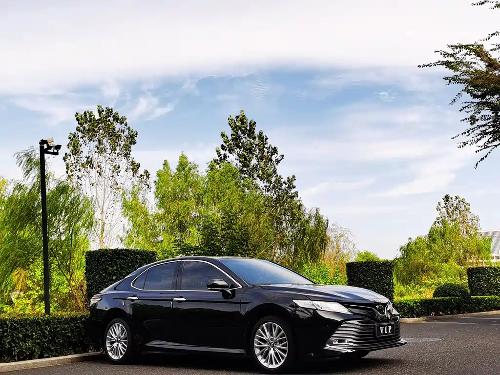 Toyota Camry — миниатюра 3