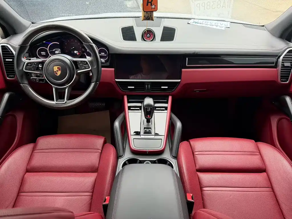 Porsche Cayenne — миниатюра 5