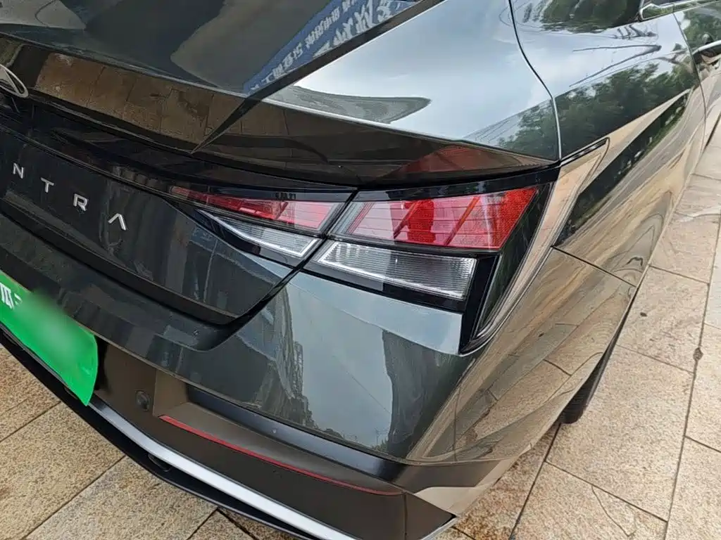 Hyundai Elantra — миниатюра 8