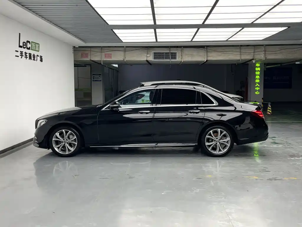 Mercedes-Benz E-Class — миниатюра 13