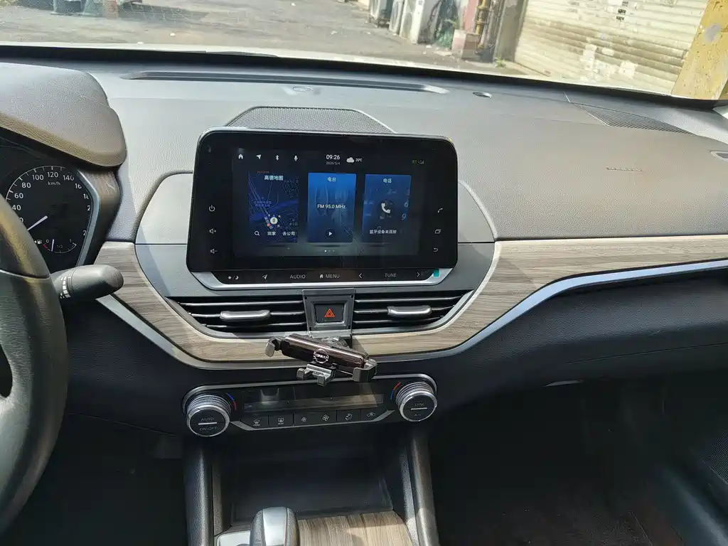 Nissan Teana — миниатюра 12