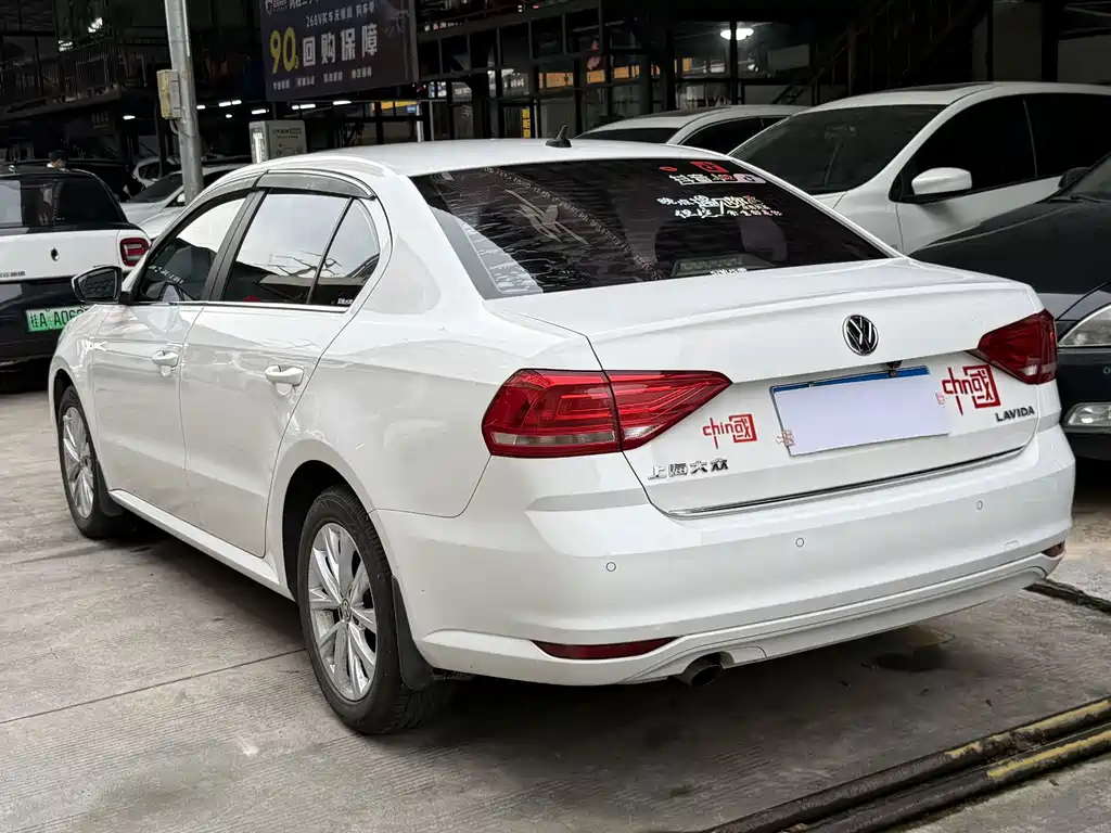 Volkswagen Lavida — миниатюра 2