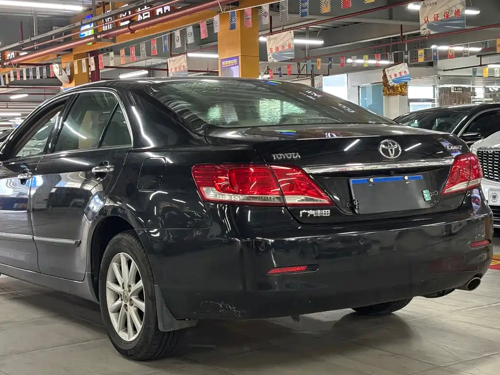 Toyota Camry — миниатюра 11