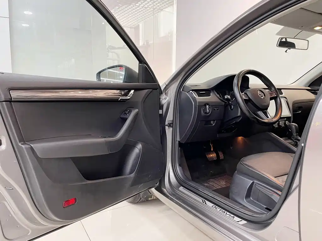 Skoda Octavia — миниатюра 13