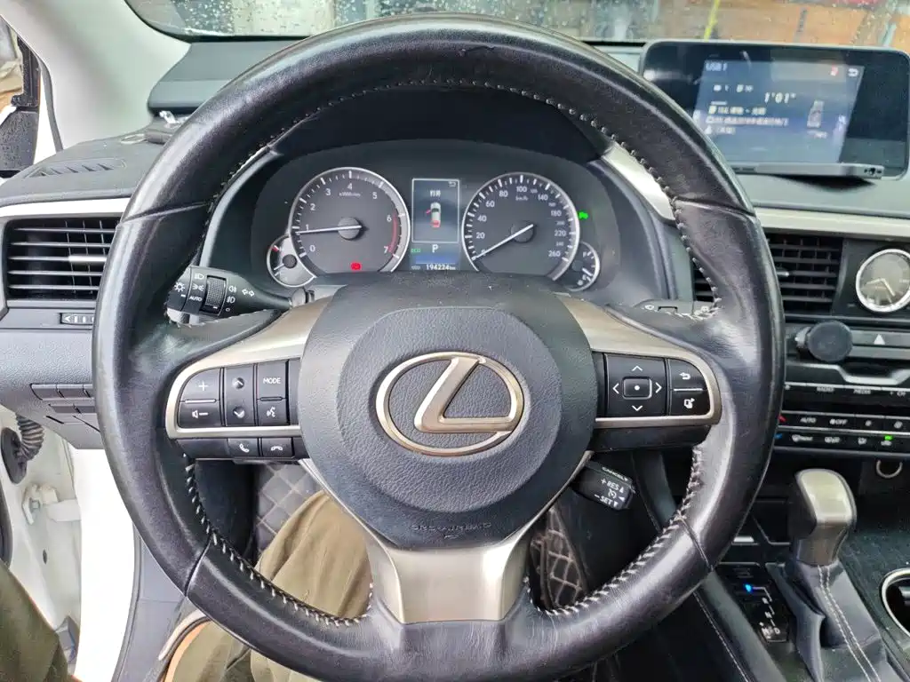 Lexus RX — миниатюра 11