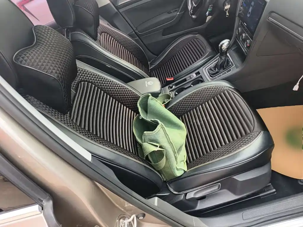 Volkswagen Golf — миниатюра 25