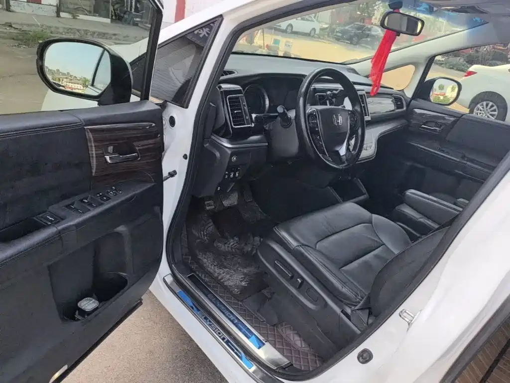 Honda Elysion — миниатюра 16