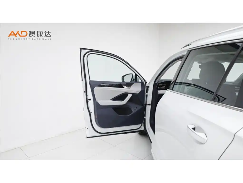 Volkswagen Tiguan L — миниатюра 10