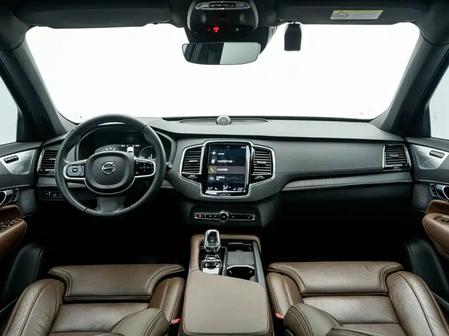 Volvo XC90 PHEV — миниатюра 23