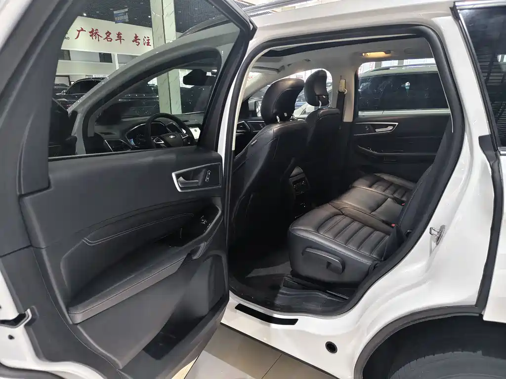 Ford Edge — миниатюра 5