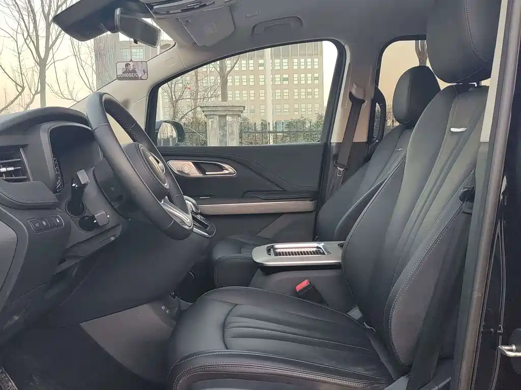 Hongqi Hongqi HQ9 PHEV — миниатюра 5