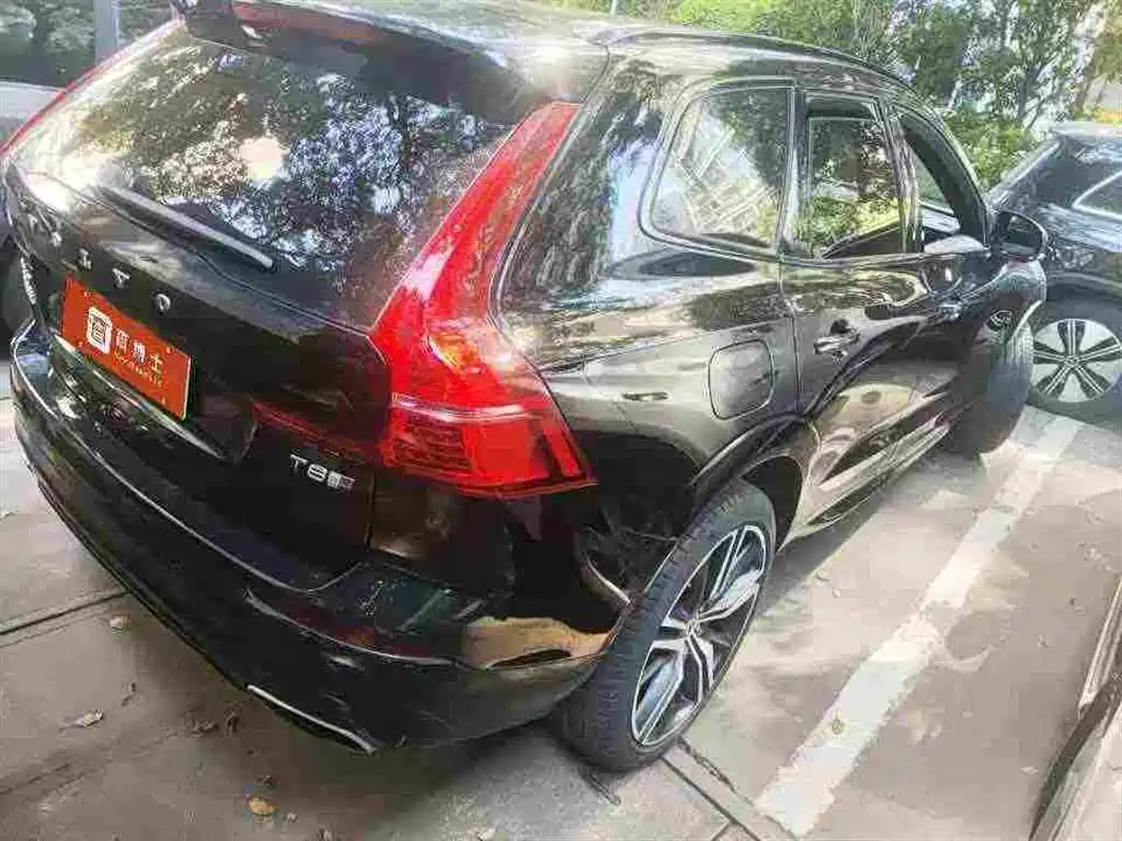 Volvo XC60 PHEV — миниатюра 8
