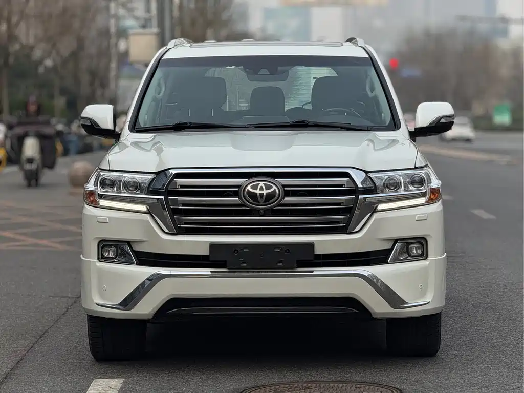 Toyota Land Cruiser 2017 5.7L