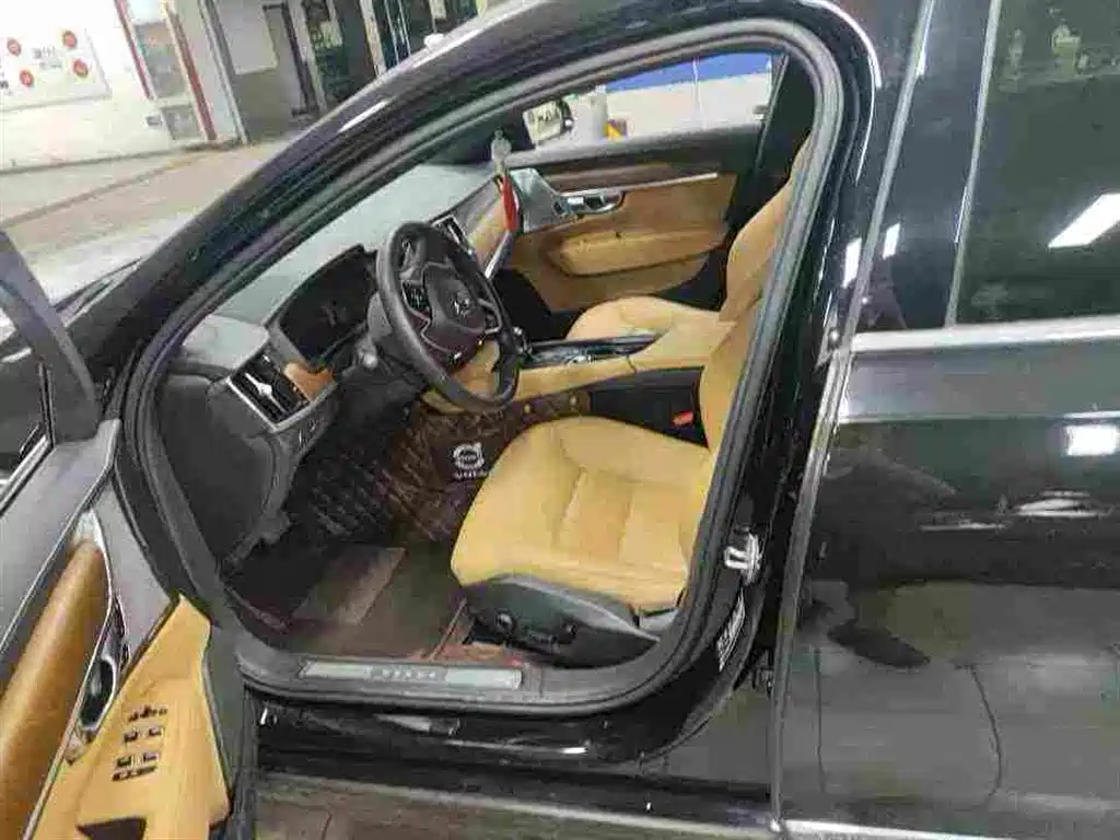 Volvo S90 — миниатюра 4