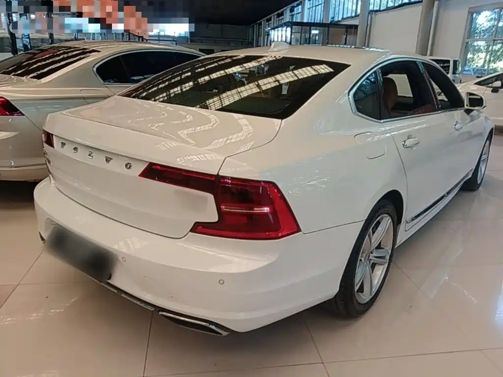 Volvo S90 — миниатюра 7