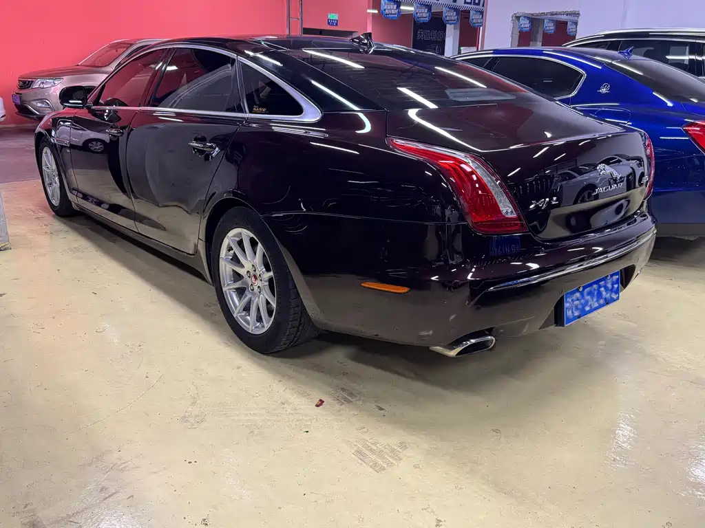 Jaguar XJ — миниатюра 5
