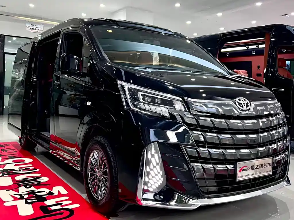 Toyota HiAce 2025 3.5L AT