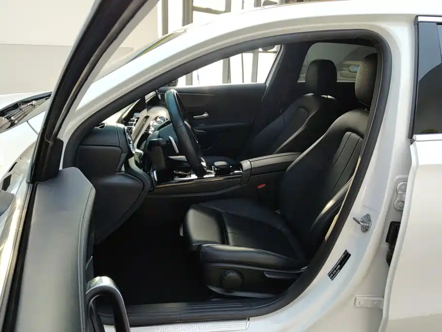 Mercedes-Benz A-Class — миниатюра 9