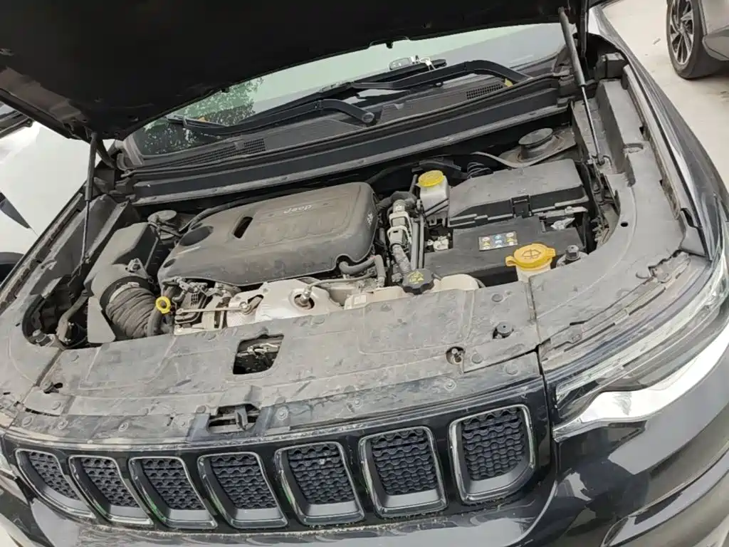 Jeep Commander — миниатюра 20