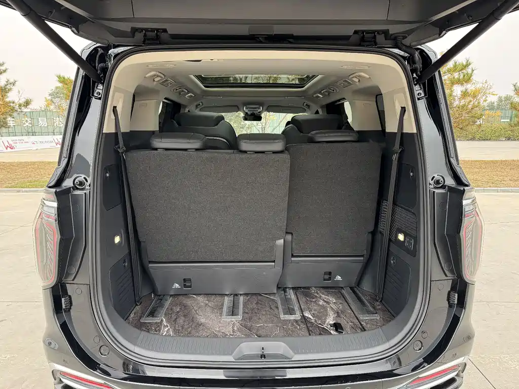Hongqi Hongqi HQ9 PHEV — миниатюра 18
