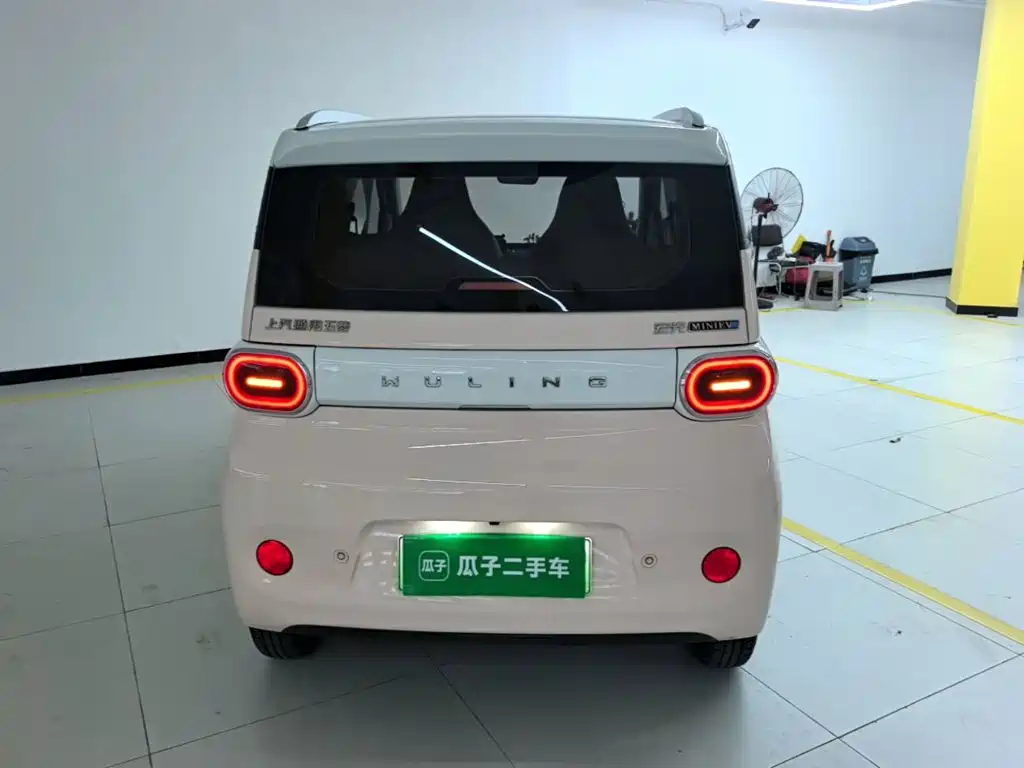Wuling MINIEV — миниатюра 6