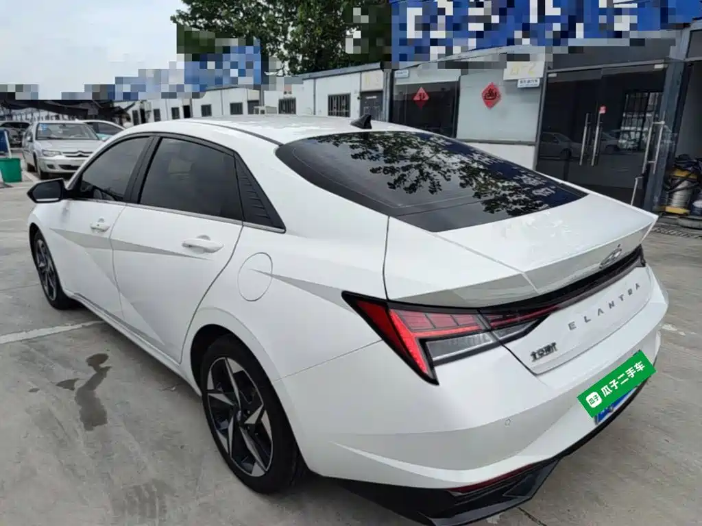 Hyundai Elantra — миниатюра 5