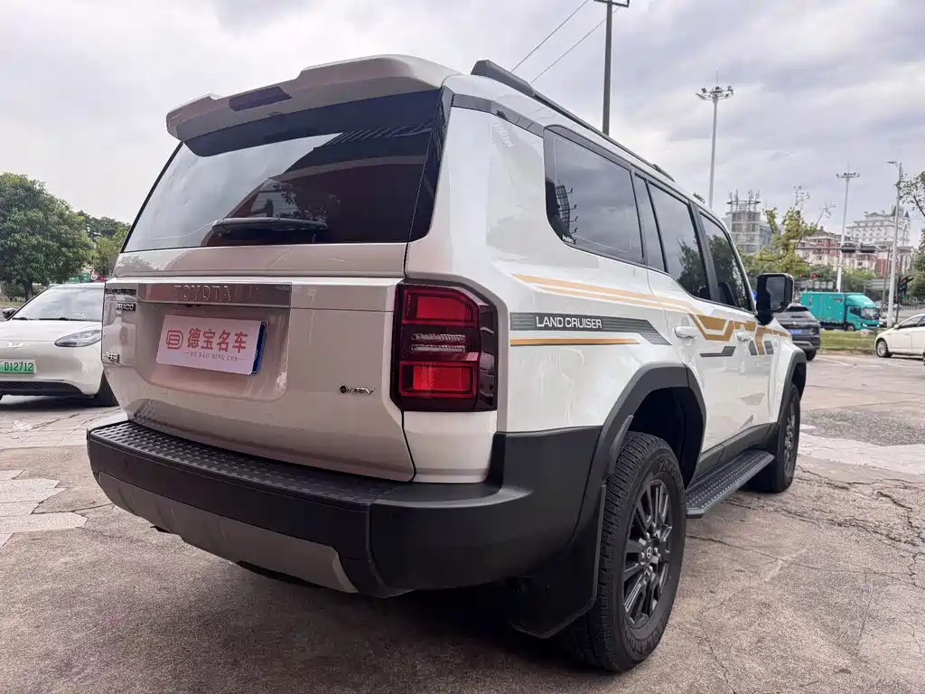 Toyota Prado — миниатюра 11