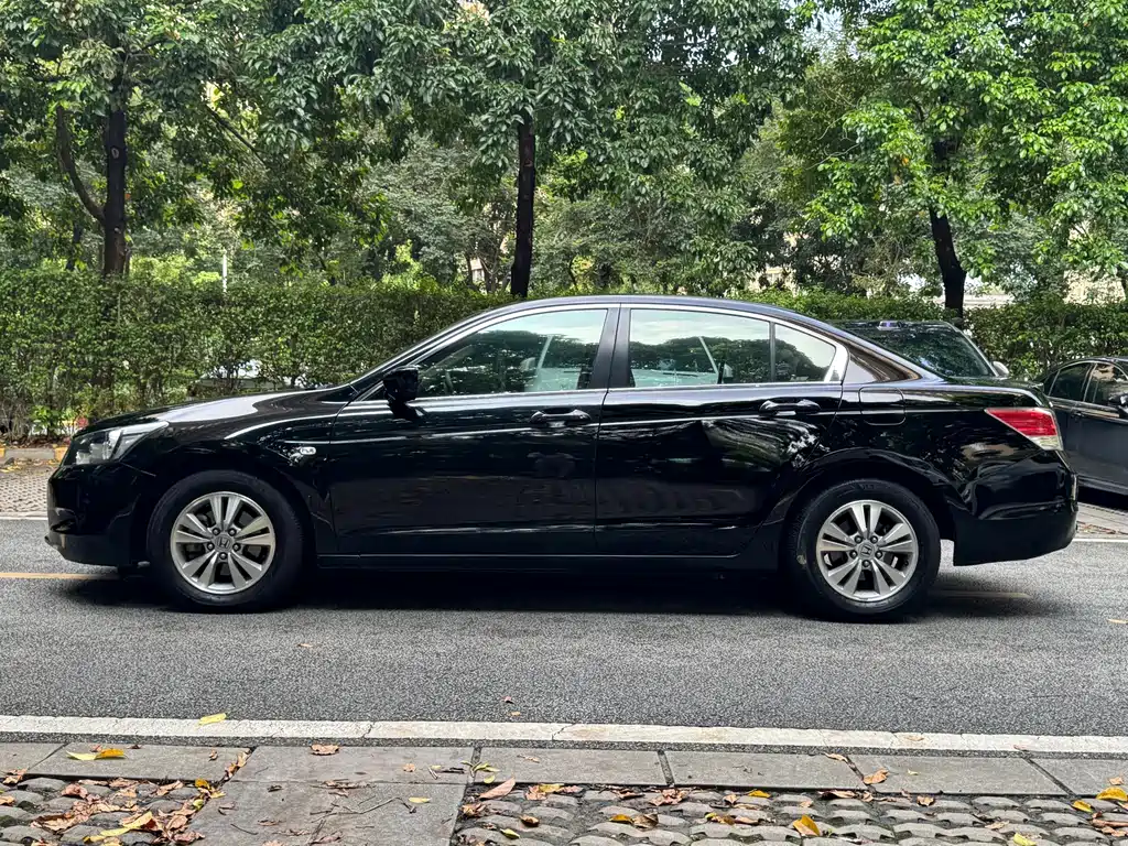 Honda Accord — миниатюра 7